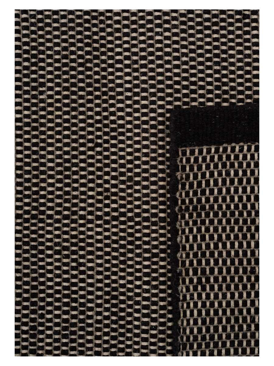 Linie Design Asko Teppich in Schwarz