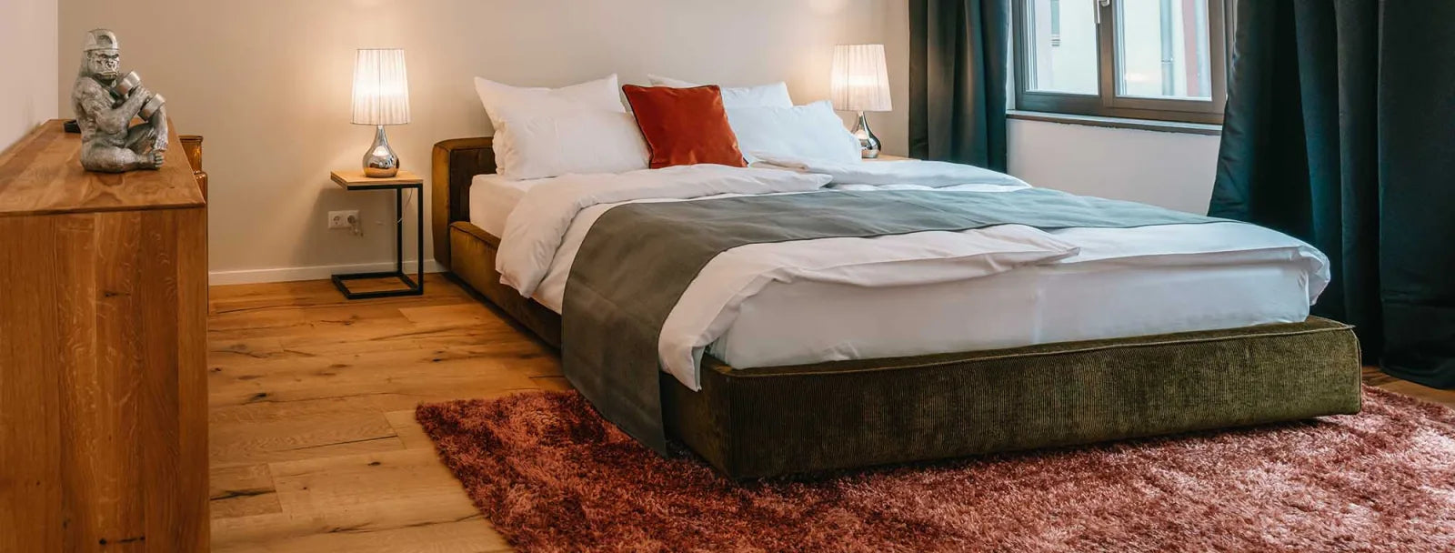 Wohnstil-Inspiration bei Wohneinmal mit Designmöbeln und natürlichen Materialien