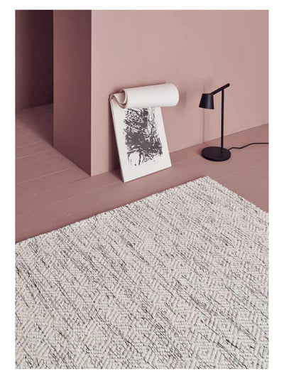 Linie Design Nyoko Teppich