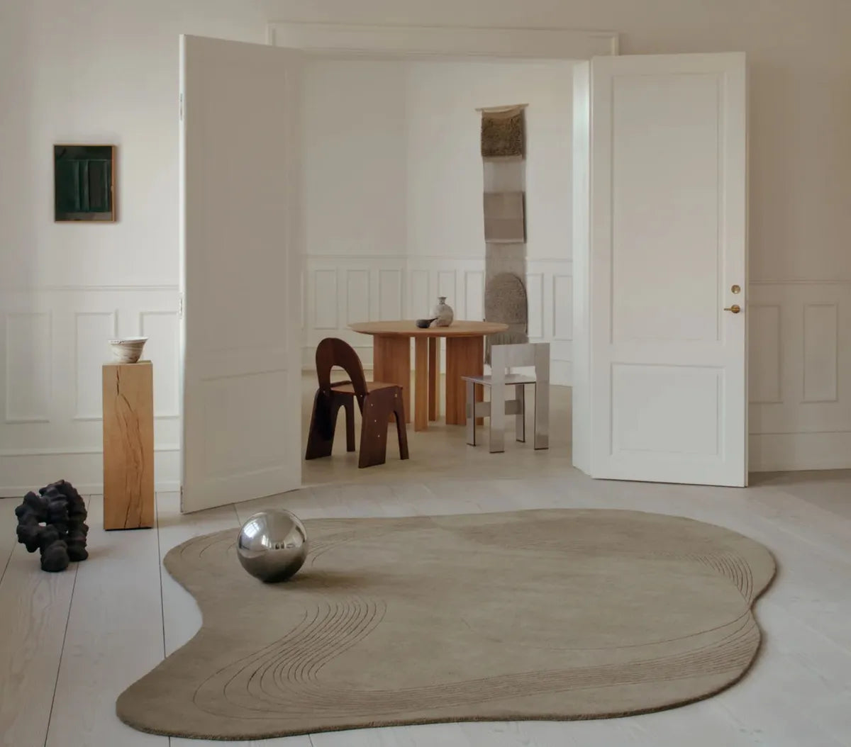 Linie Design Teppich in organischer Form – Wohneinmal